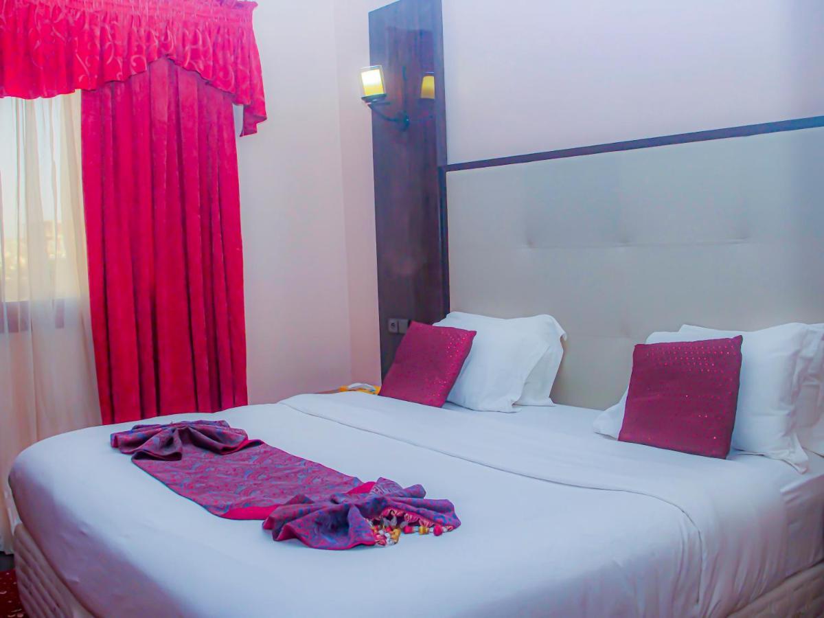 Hotel Fleur De Lys Almadies Dakar Bagian luar foto