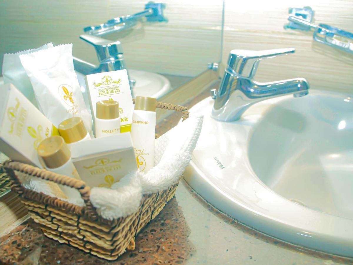 Hotel Fleur De Lys Almadies Dakar Bagian luar foto