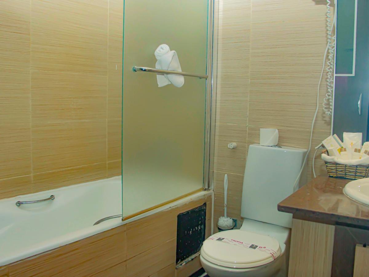 Hotel Fleur De Lys Almadies Dakar Bagian luar foto