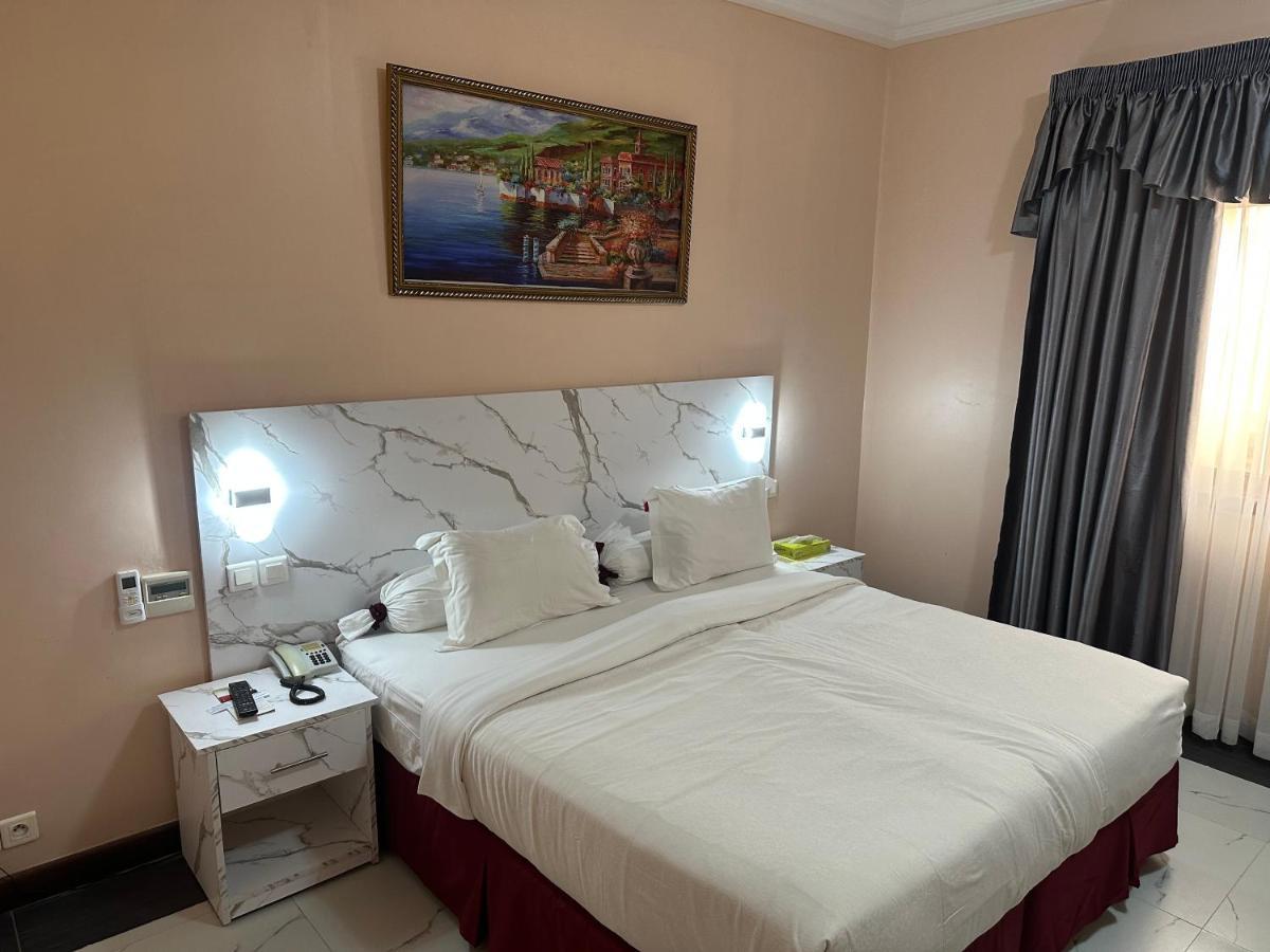 Hotel Fleur De Lys Almadies Dakar Bagian luar foto