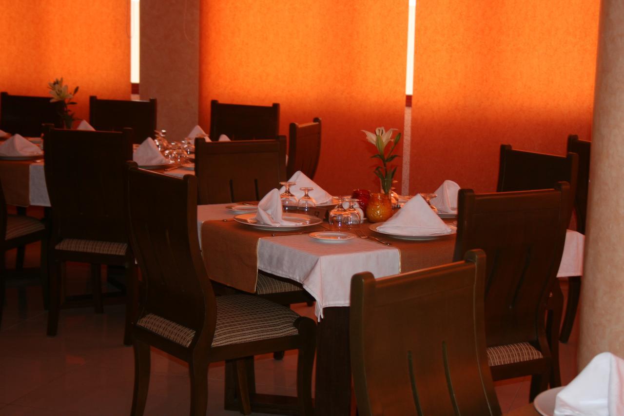 Hotel Fleur De Lys Almadies Dakar Bagian luar foto