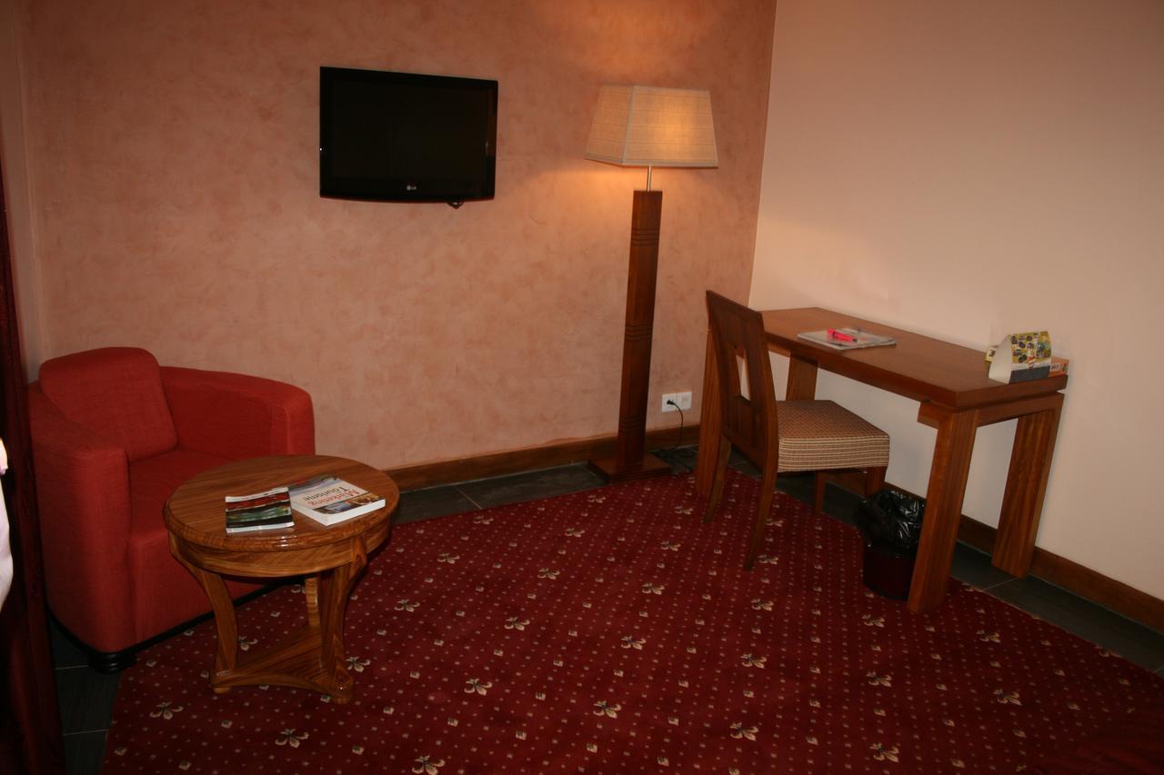 Hotel Fleur De Lys Almadies Dakar Bagian luar foto