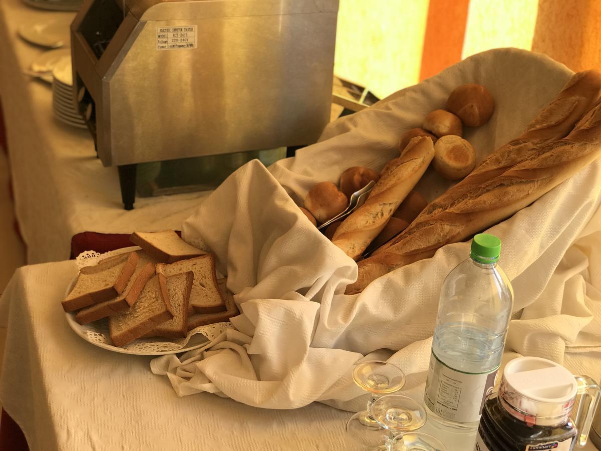 Hotel Fleur De Lys Almadies Dakar Bagian luar foto
